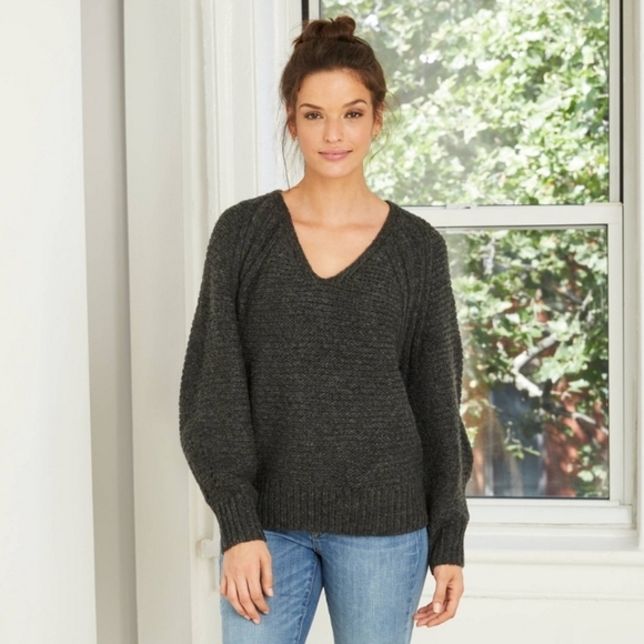 Universal Thread Sweaters - LAST CALL!! Universal Thread Cozy Gray Balloon Sleeve V Neck Sweater